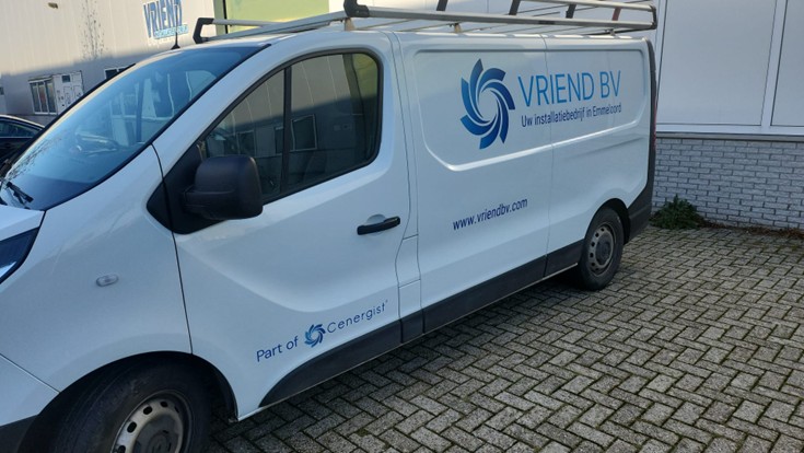 Vriend BV presenteert nieuwe bussen en belettering